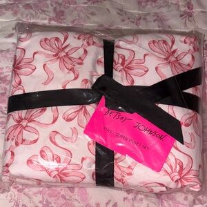 Betsey Johnson Pink Floral Comforter Set with Ribbon Motif full/queen duvet cove